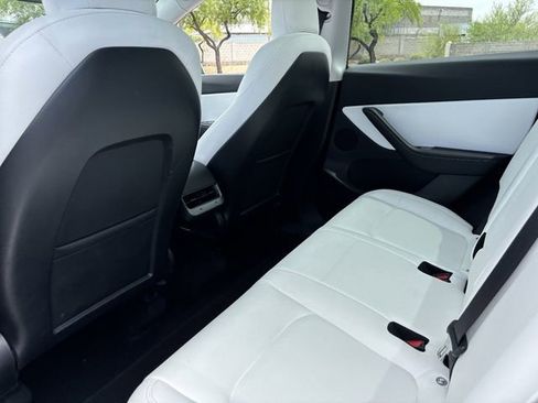 Used 2021 Tesla Model Y Long Range AWD/4WD image 17