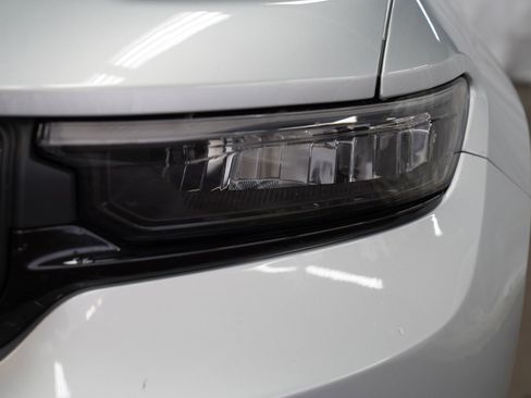 Used 2024 Jeep Grand Cherokee L Laredo image 16