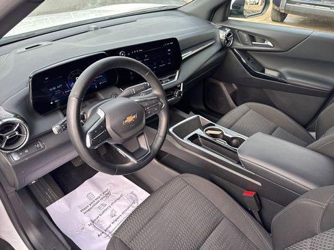 Used 2025 Chevrolet Equinox LT FWD image 15