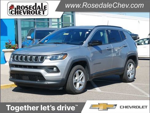 Used 2024 Jeep Compass Latitude AWD/4WD image 1