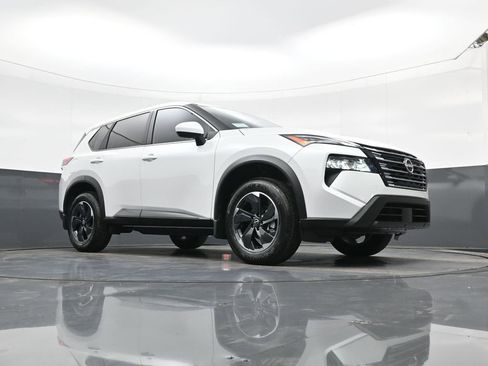 New 2026 Nissan Rogue SV image 15