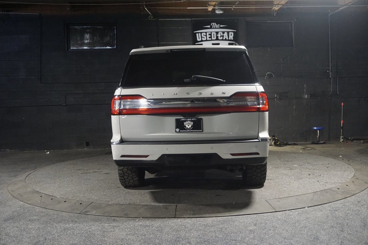 Used 2021 Lincoln Navigator Reserve AWD/4WD image 5