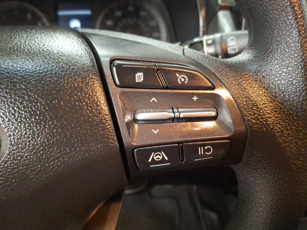 Used 2023 Hyundai Kona SEL AWD/4WD image 21