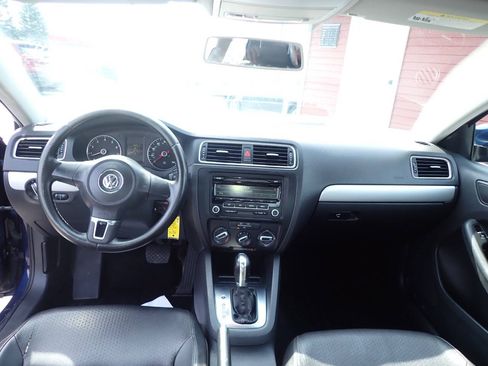 Used 2013 Volkswagen Jetta SE FWD image 10