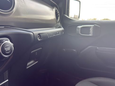 Used 2022 Jeep Wrangler Unlimited Sport image 24