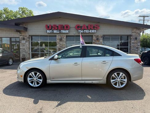 Used 2016 Chevrolet Cruze LT w/ RS Appearance Package FWD image 9