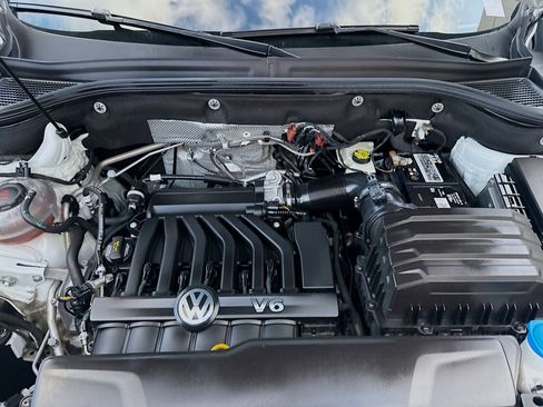 Used 2022 Volkswagen Atlas Cross Sport SE w/ Panoramic Sunroof Package image 35