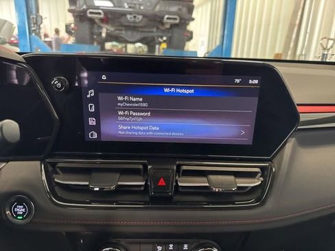 Used 2024 Chevrolet TrailBlazer RS AWD/4WD image 5