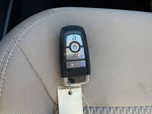 Used 2023 Ford Explorer XLT image 23