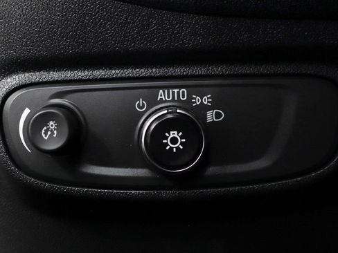 Used 2022 Chevrolet Equinox LT image 17