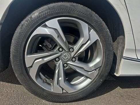 Used 2018 Honda Accord EX image 10
