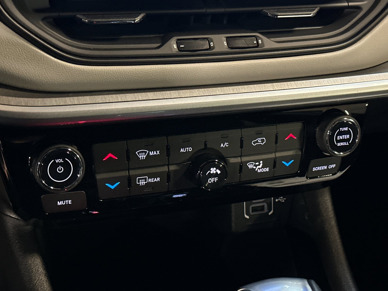 New 2026 Jeep Compass Limited AWD/4WD image 19