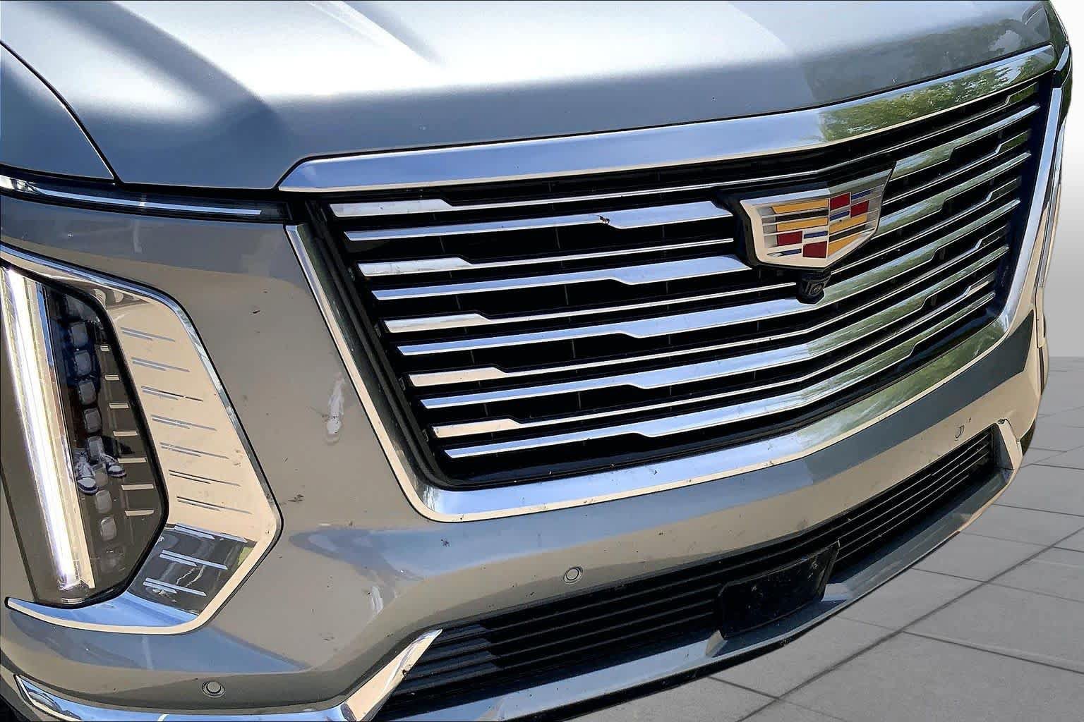 Used 2025 Cadillac Escalade Premium Luxury Platinum w/ LPO, Floor Liner Package AWD/4WD image 28