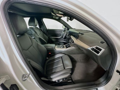 Used 2025 BMW 330i Sedan image 33