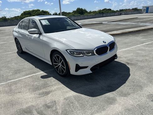 Used 2021 BMW 330i Sedan w/ Convenience Package RWD image 17
