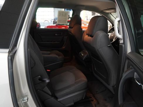 Used 2017 Chevrolet Traverse LT FWD image 22