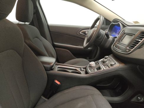 Used 2016 Chrysler 200 Limited image 21