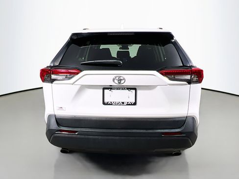 Used 2020 Toyota RAV4 XLE image 6