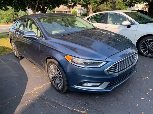 Used 2018 Ford Fusion Titanium FWD image 4