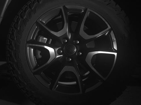 Used 2025 Jeep Compass Trailhawk image 12