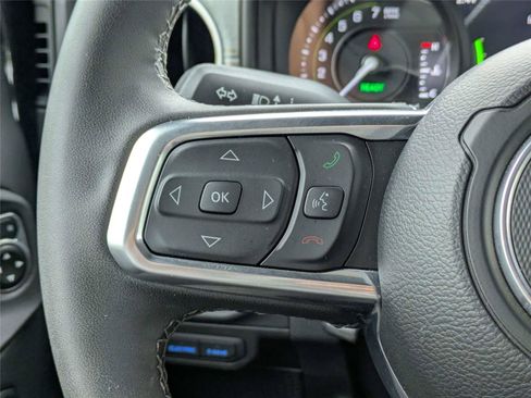 Used 2025 Jeep Wrangler Sahara w/ Safety Group image 27