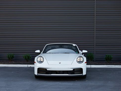 Certified 2025 Porsche 911 Carrera image 10