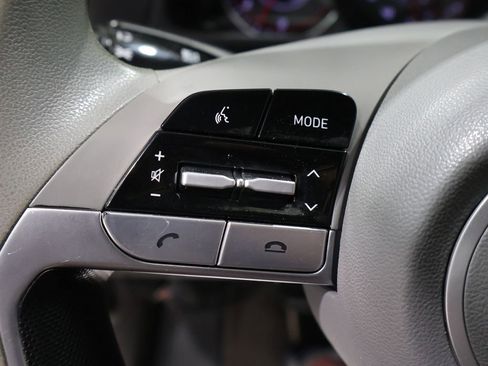 Used 2021 Hyundai Elantra SE image 31