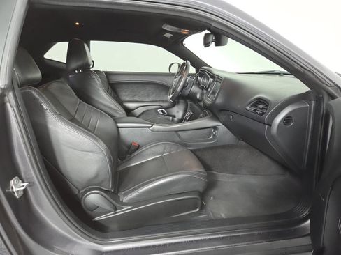 Used 2016 Dodge Challenger SRT w/ Technology Group RWD image 22