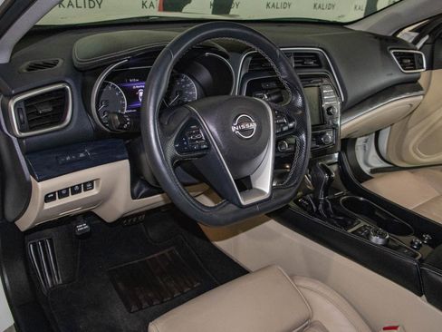 Used 2023 Nissan Maxima Platinum w/ Sport Mat Group FWD image 6