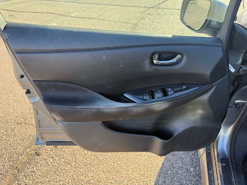 Used 2022 Nissan Leaf SV image 15