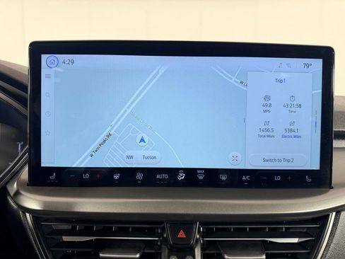 Used 2025 Ford Escape SE FWD image 25