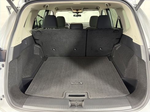 Used 2025 Nissan Rogue SV image 14