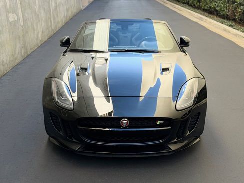 Used 2016 Jaguar F-TYPE R image 3