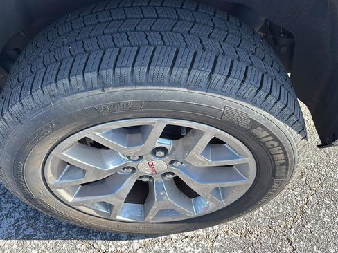 Used 2018 GMC Yukon SLT w/ HD Trailering Package image 11