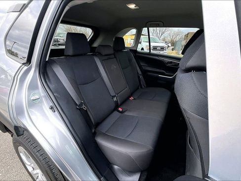 Used 2025 Toyota RAV4 LE AWD/4WD image 37