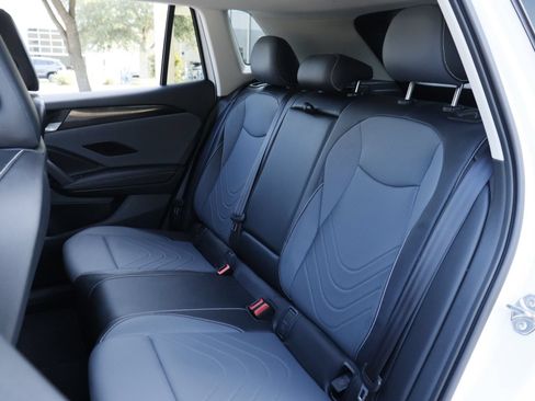 Certified 2025 Volkswagen Tiguan SE FWD image 26
