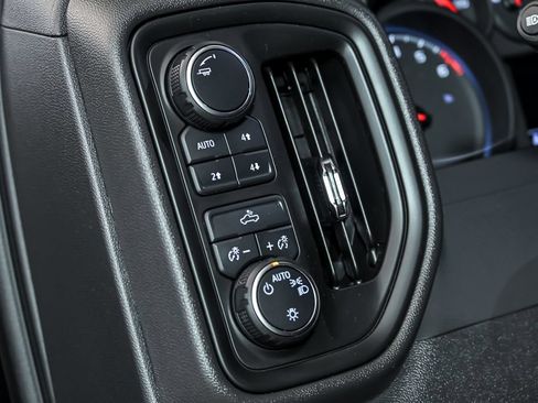 Used 2024 Chevrolet Silverado 1500 Custom Trail Boss w/ LPO, Dark Essentials Package AWD/4WD image 17