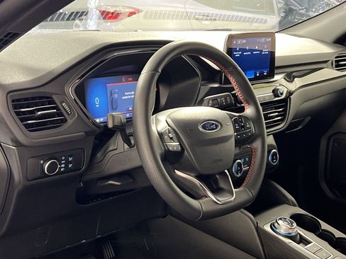 Used 2025 Ford Escape ST-Line image 16