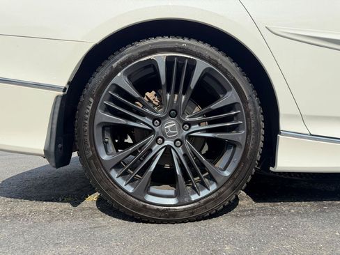 Used 2018 Honda Accord Touring image 31