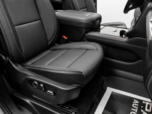 Used 2025 GMC Yukon Denali w/ Sun & Power Step Package image 35