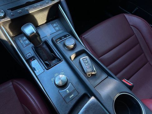 Used 2019 Lexus IS 300 AWD image 13