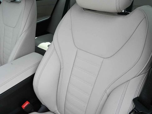 Used 2026 BMW 330i Sedan w/ M Sport Package RWD image 9