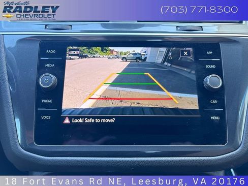 Used 2023 Volkswagen Tiguan SE R-Line AWD/4WD image 18