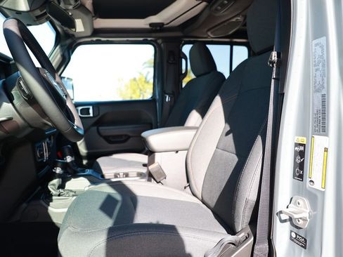 New 2026 Jeep Gladiator Sport AWD/4WD image 13