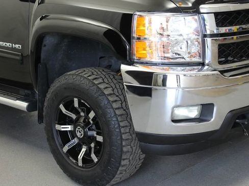 Used 2011 Chevrolet Silverado 2500 LTZ w/ LTZ Plus Package AWD/4WD image 2