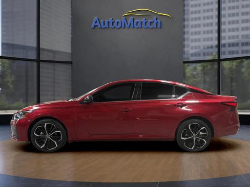 Used 2023 Nissan Altima 2.5 SR AWD/4WD image 7