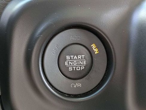 Used 2023 Jeep Wrangler Unlimited Sahara image 29