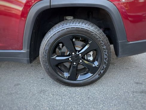 Used 2023 Jeep Grand Cherokee L Limited w/ Black Appearance Package AWD/4WD image 16