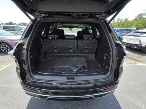 Used 2025 Buick Enclave Avenir w/ Super Cruise Package AWD/4WD image 5