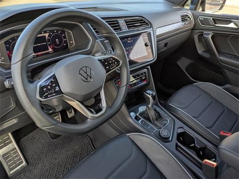 Used 2023 Volkswagen Tiguan SEL R-Line image 19